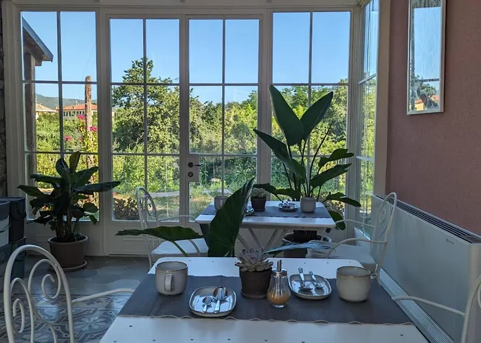 Bed and breakfast Sarita 4*